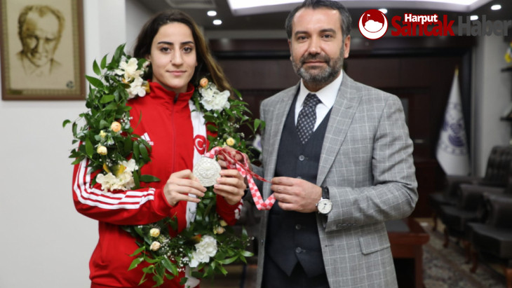 Elazığ Belediyespor Kulübü Milli Sporcusu Gizem Özer, Dünya Kadınlar Boks Şampiyonası'nda Mücadele Edecek
